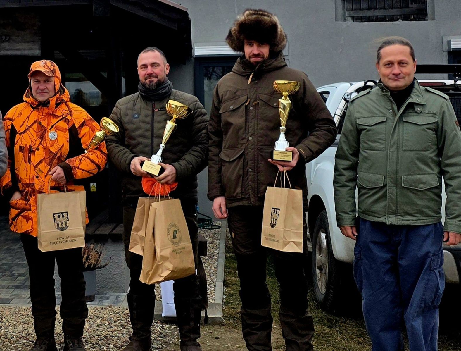 Zdjęcie: „XIV Powiatowe polowanie na lisy”.